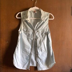 Sleeveless button down